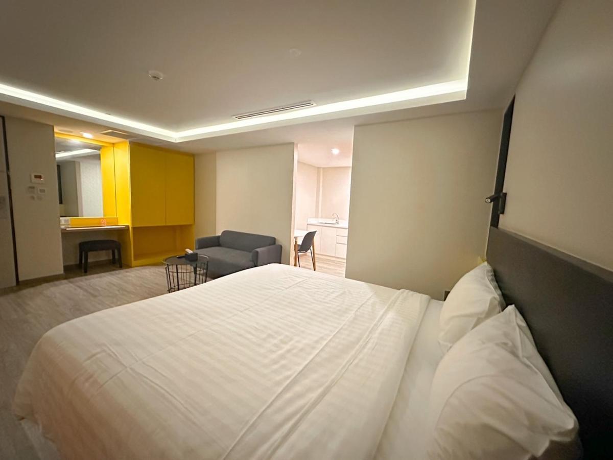 Hotel Z Zpaze Bangkok Exteriör bild